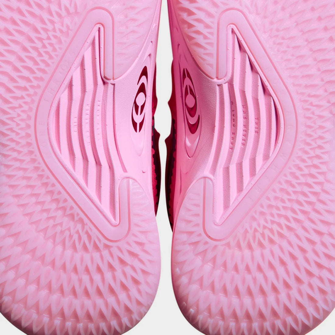 Nike Women’s Caitlin – Hot Punch / Neo Pink
