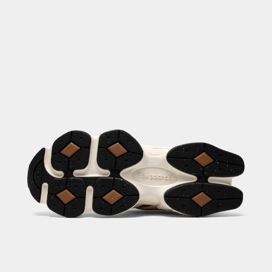 New Balance 9060 – Breakfast Tea / Angora