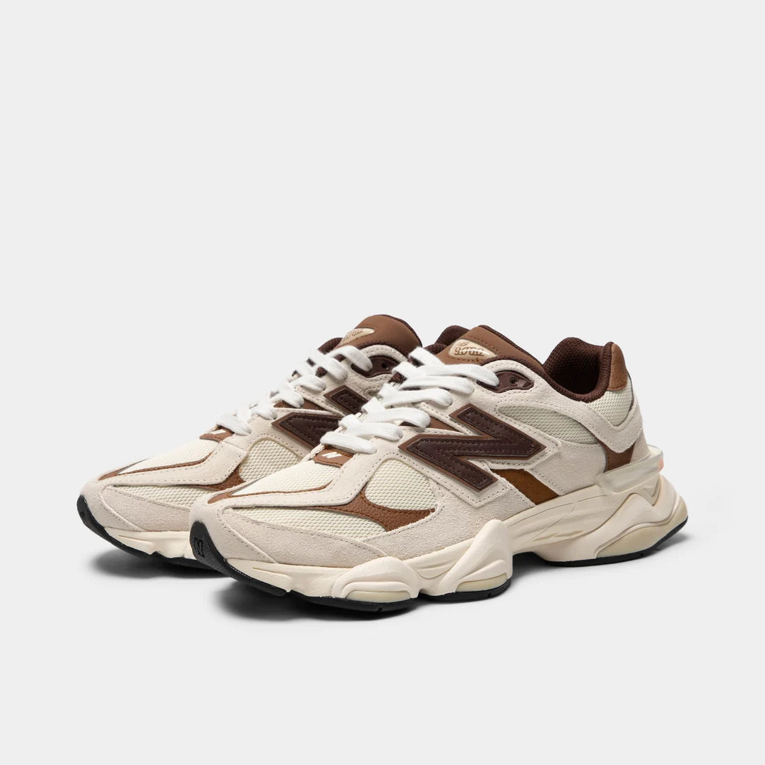 New Balance 9060 – Breakfast Tea / Angora